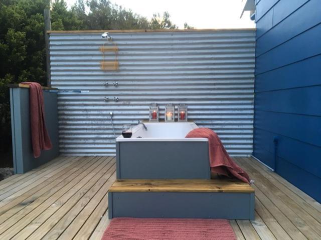 The Woolshed And Farmhouse Blue, Bruny Island Barnes Bay Екстериор снимка
